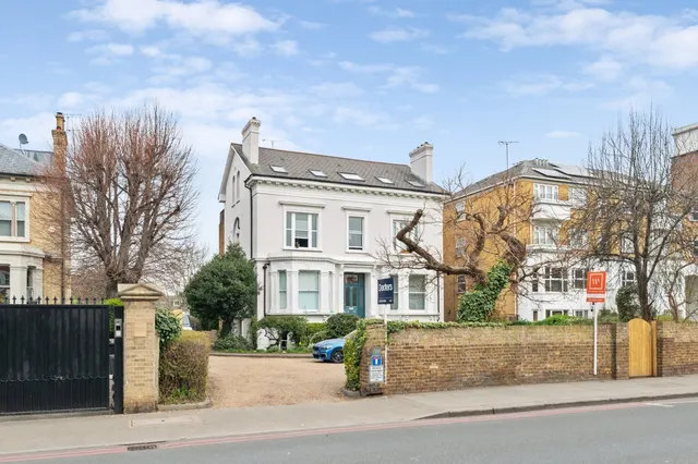 Upper Richmond Road, London, SW15, photo 3