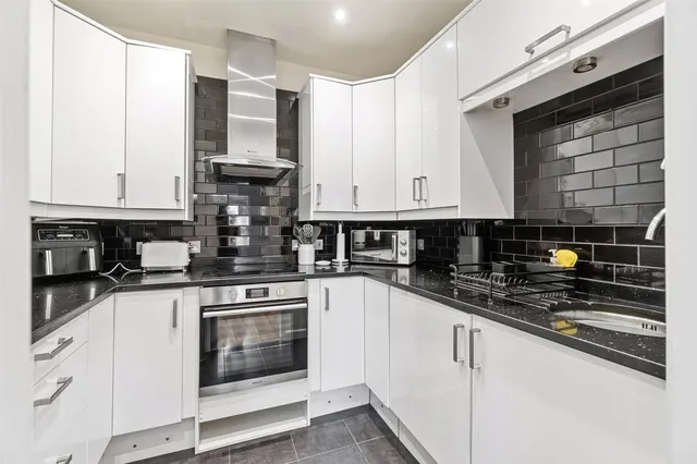 Photo 3 — Langridge Mews, Hampton, TW12 3NZ