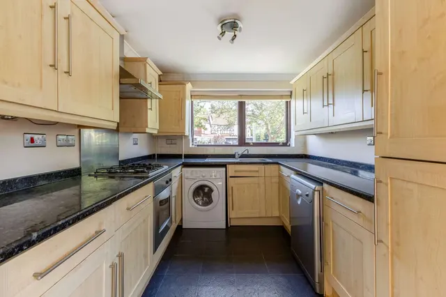 Marlow Bridge Lane, Marlow, SL7, photo 3