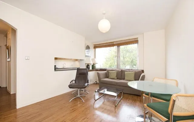 Photo 2 — Coniston Court, Kendal Street, London, W2 2AN