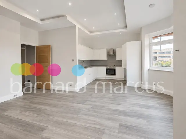 Whytecliffe Road South, PURLEY, photo 1