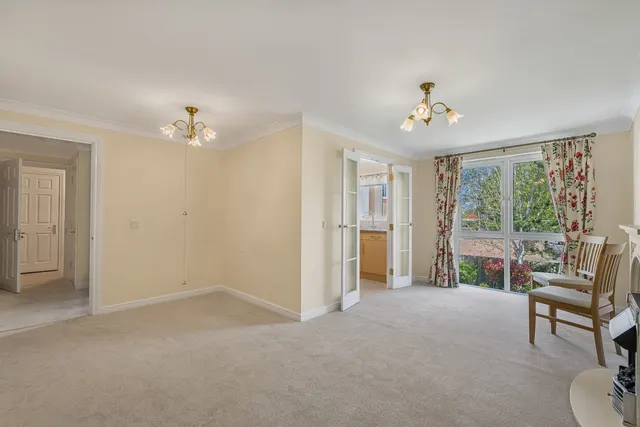 Cheltenham Road, Bishops Cleeve, GL52, photo 3
