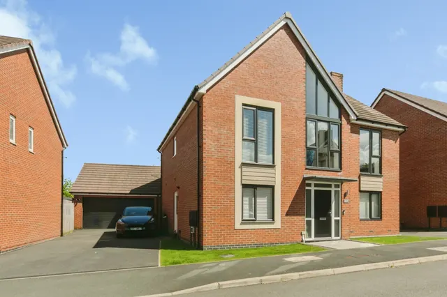 Sampson Avenue, Bramshall, Uttoxeter, photo 1