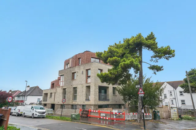 Selsdon Road, South Croydon, Surrey, CR2 7AA, photo 1