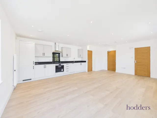 flat, Lantern House, Chertsey, KT16