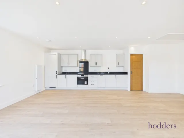 Lantern House, Chertsey, KT16, photo 3