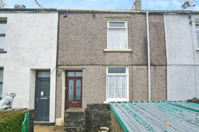 Hoddinotts Houses Pentre, CF41, photo 2