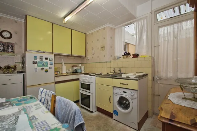 Hoddinotts Houses Pentre, CF41, photo 3