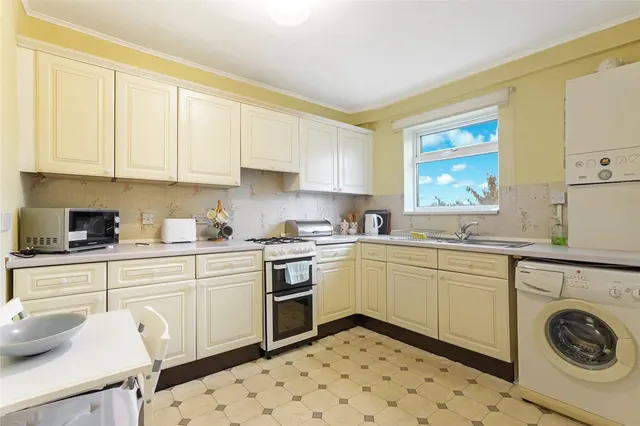 Sunnyside Drive, Blairdardie, G15, photo 3
