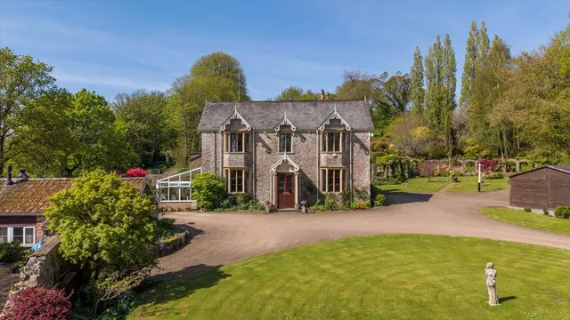 Combe St. Nicholas, Chard, TA20, photo 1