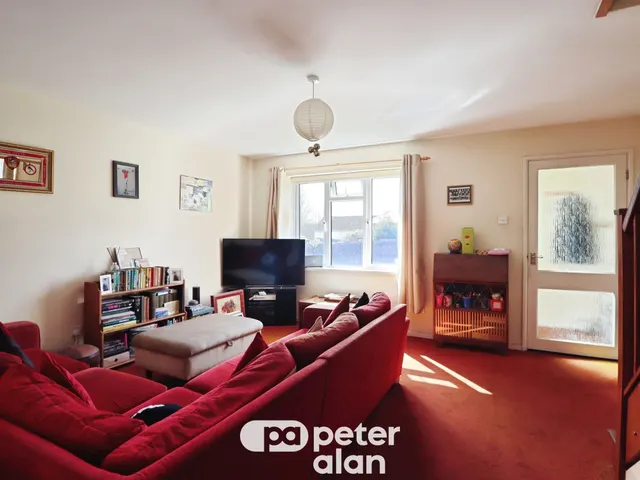 Astoria Close, Cardiff, CF14, photo 2