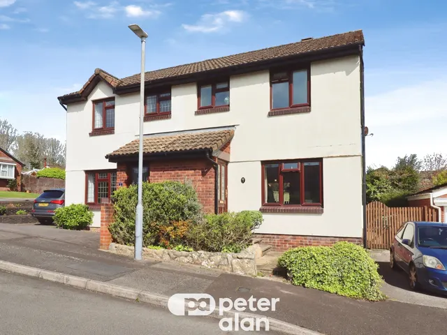 Astoria Close, Cardiff, CF14, photo 1