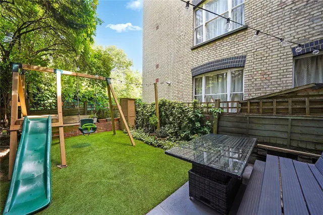 Exeter Road, Kilburn, London, NW2, photo 1