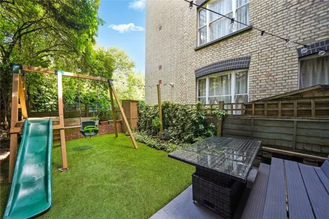 Exeter Road, Kilburn, London, NW2, photo 1