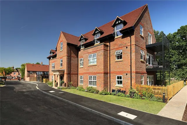 Pinewood Place, Hatch Lane, Windsor, Berkshire, SL4 3RW, photo 1
