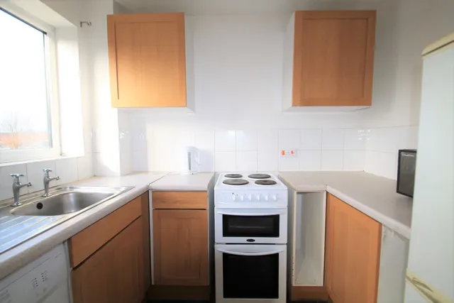 Photo 3 — Ellis Court, Dartford, Kent, DA1