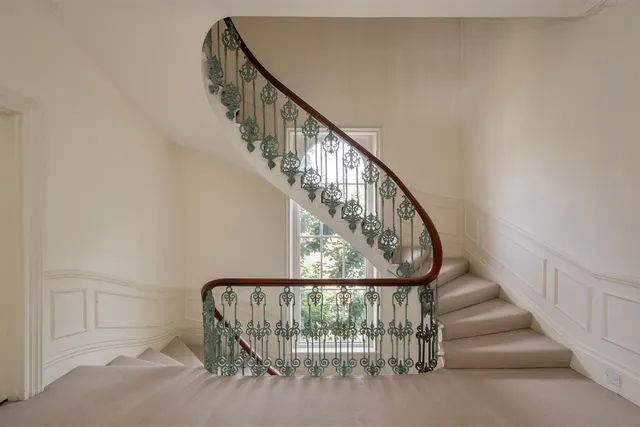 Photo 2 — Cavendish Avenue, St John's Wood, London, NW8 9JD
