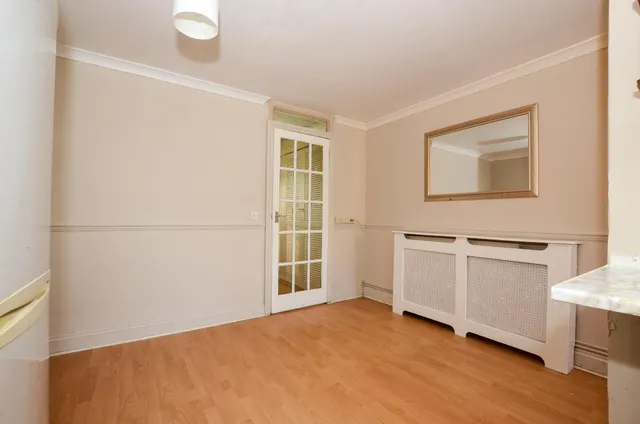 Mayfield Close, Uxbridge, UB10, photo 1
