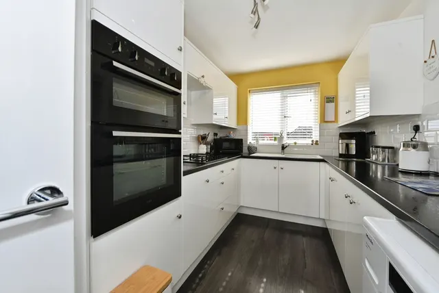 Photo 2 — Hawthorn Avenue, Waterthorpe, Sheffield, S20