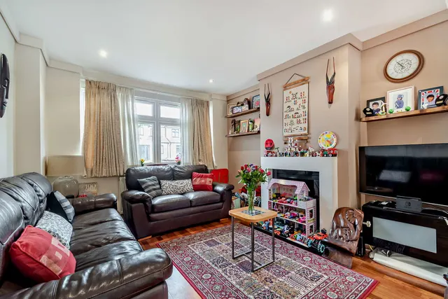 Lyndon Avenue, Pinner, HA5, photo 2