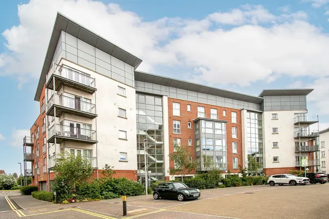 Photo 2 — Avenel Way, Poole