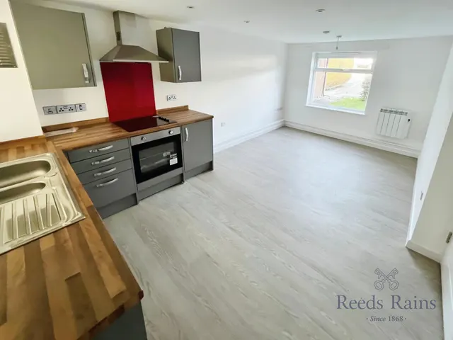 Gloucester Grange, Newcastle, ST5, photo 1
