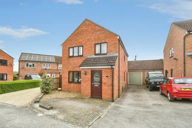Fir Grove, Calne, photo 1