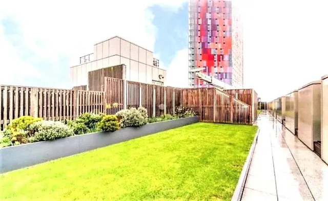 Saffron Central Square, East Croydon, CR0, photo 3