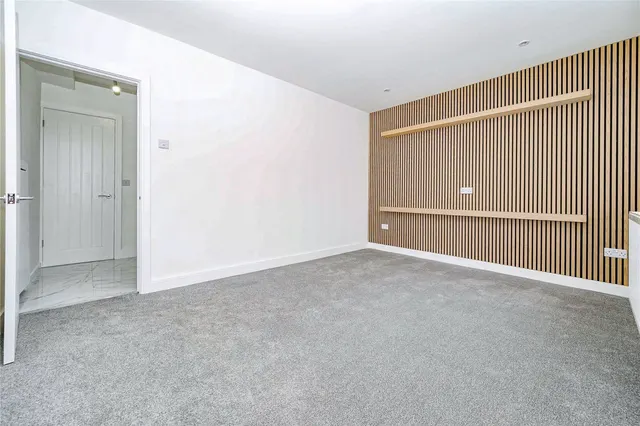 Blackthorn Drive, Luton, LU2, photo 2