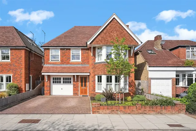 Warwick Close, Hampton, TW12 2TY, photo 1