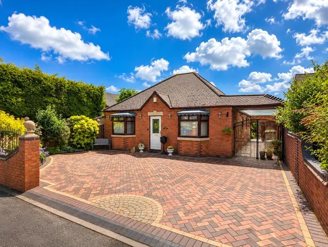 Mere Croft, Norton Canes, WS11, photo 1