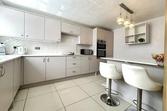 Photo 3 — Bramshott Drive, Hook, Hampshire, RG27 9EY