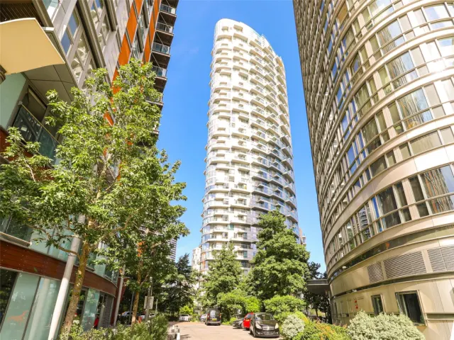 Biscayne Avenue, Canary Wharf, E14, photo 1