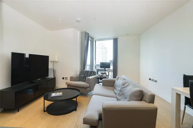 Biscayne Avenue, Canary Wharf, E14, photo 2