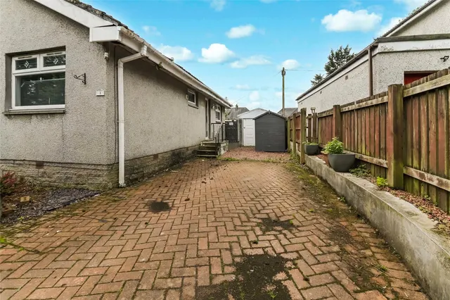 Photo 2 — Glendale Place, Bishopbriggs, Glasgow, East Dunbartonshire, G64