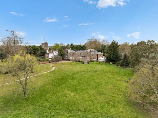 Photo 2 — Hadley, Barnet, London