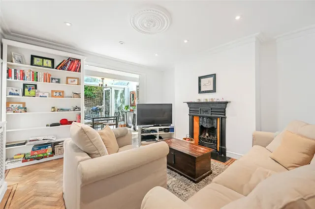 Devonport Road, London, W12, photo 1