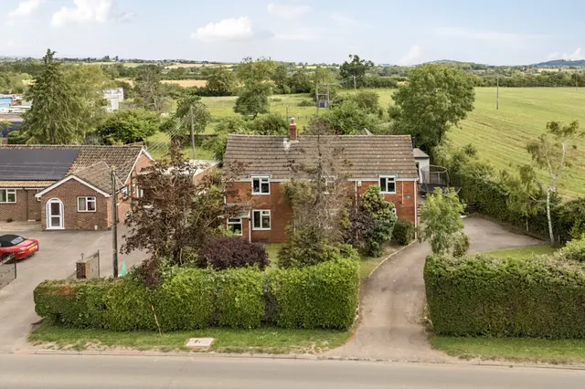 Alkerton, Eastington, GL10, photo 1