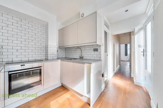 St. Gothard Road, London, SE27, photo 2