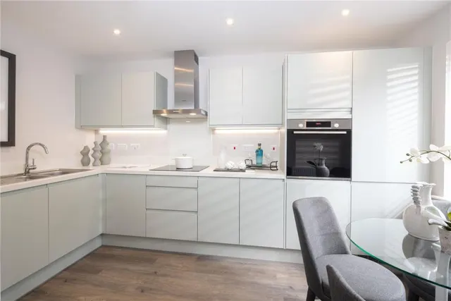 Wheldon Lane, RG40, photo 2