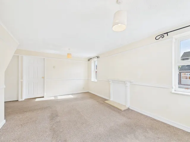 Castillon Drive, Whitchurch, photo 2