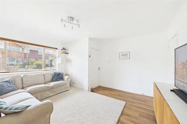 Fox Covert, Lightwater, GU18, photo 3