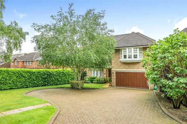 Barnet Road, Arkley, Hertfordshire, EN5 3JT, photo 1