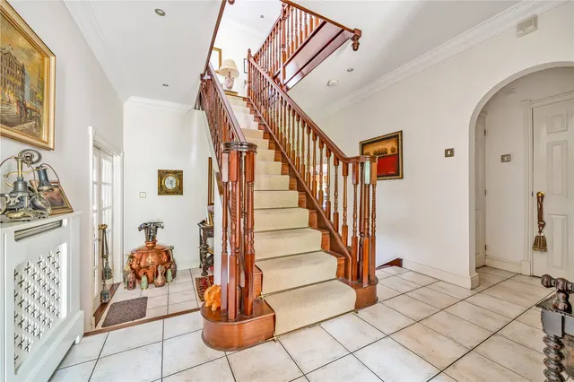 Photo 2 — Barnet Road, Arkley, Hertfordshire, EN5 3JT