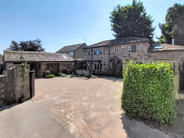 Oxford Road, Gomersal, BD19, photo 1