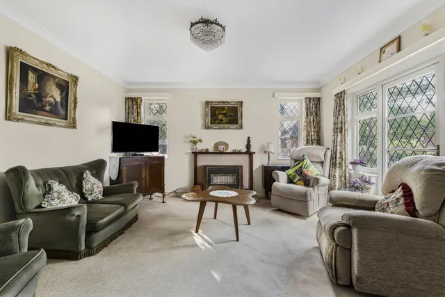 Southern Pines Penton Hall Drive, Middlesex Staines-upon-Thames, TW18, photo 3