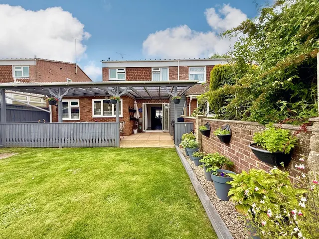 Dickens Close, Swindon, Wiltshire, SN3 6JN, photo 1