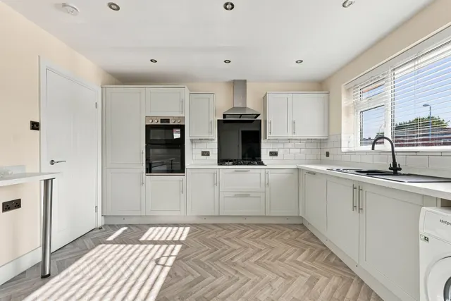 Dale Close, Staveley, S43, photo 2