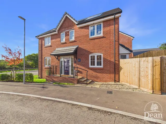 Forest Walk West Off, Lydney, GL15, photo 1