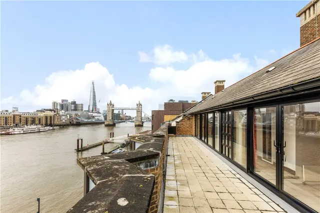 3 bedroom for sale in St. Katharines Way, London, E1W, photo 1